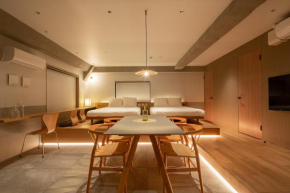 M/W HOTEL